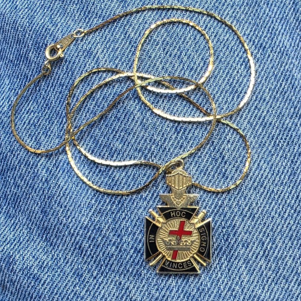 USA FREEMASON TEXAS COMMANDERY KNIGHTS TEMPLAR OLD PENDANT ON GOLD TONE NECKLACE - Picture 3 of 5
